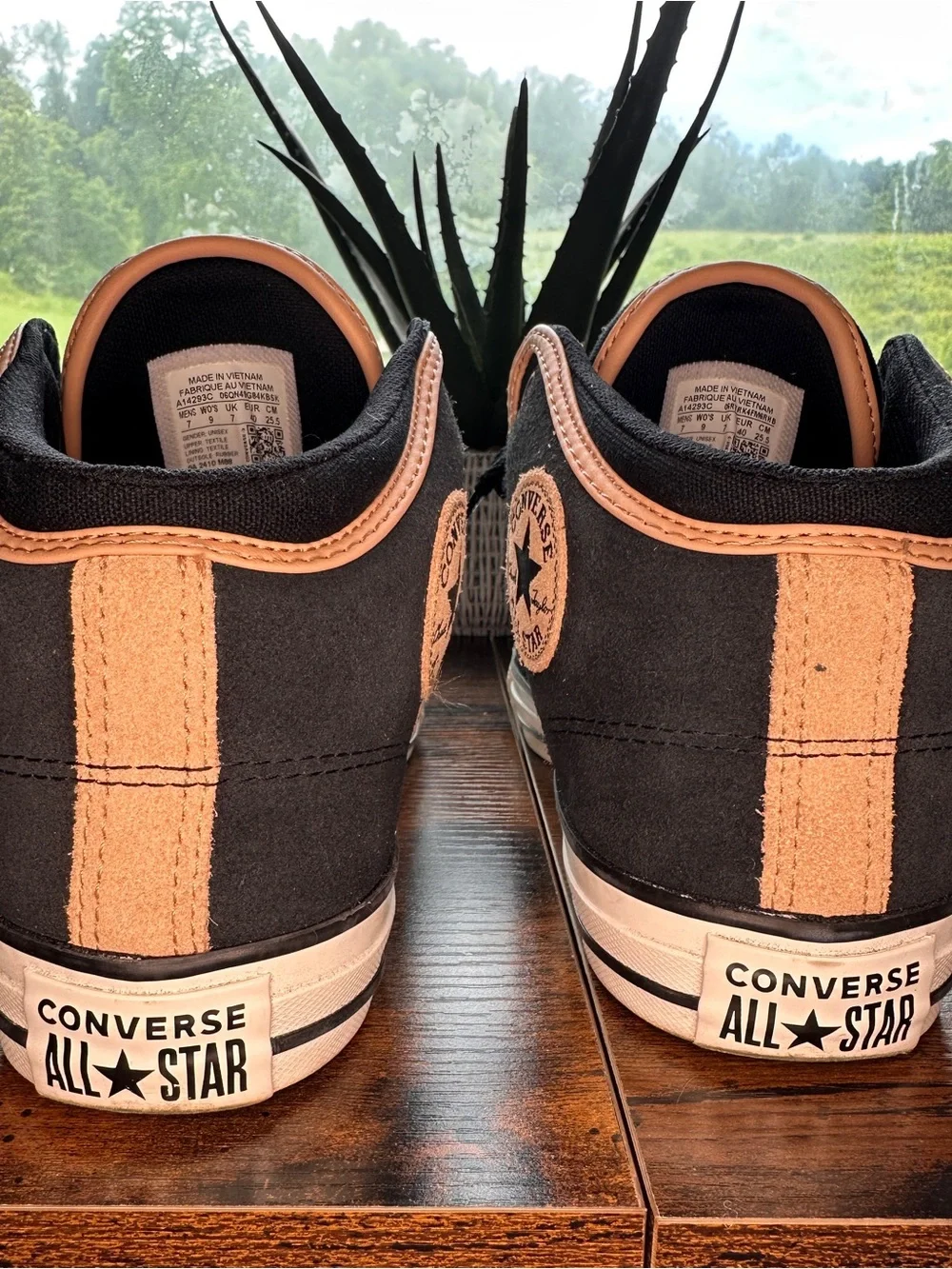✨Converse Chuck Taylor Mid Top Sneakers Black Tan Leather Trim Men 7 W9 - Picture 3 of 8